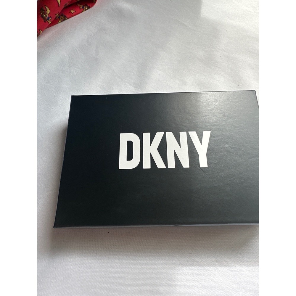 DKNY Lumen‎ Zip Card Case Pewter Metallic Crinkle Wallet R33ZLZ45 New in Box - Picture 4 of 5